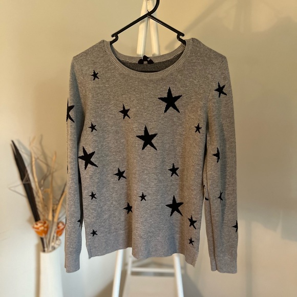 Grey Sweater with Black Stars - Picture 3 of 5